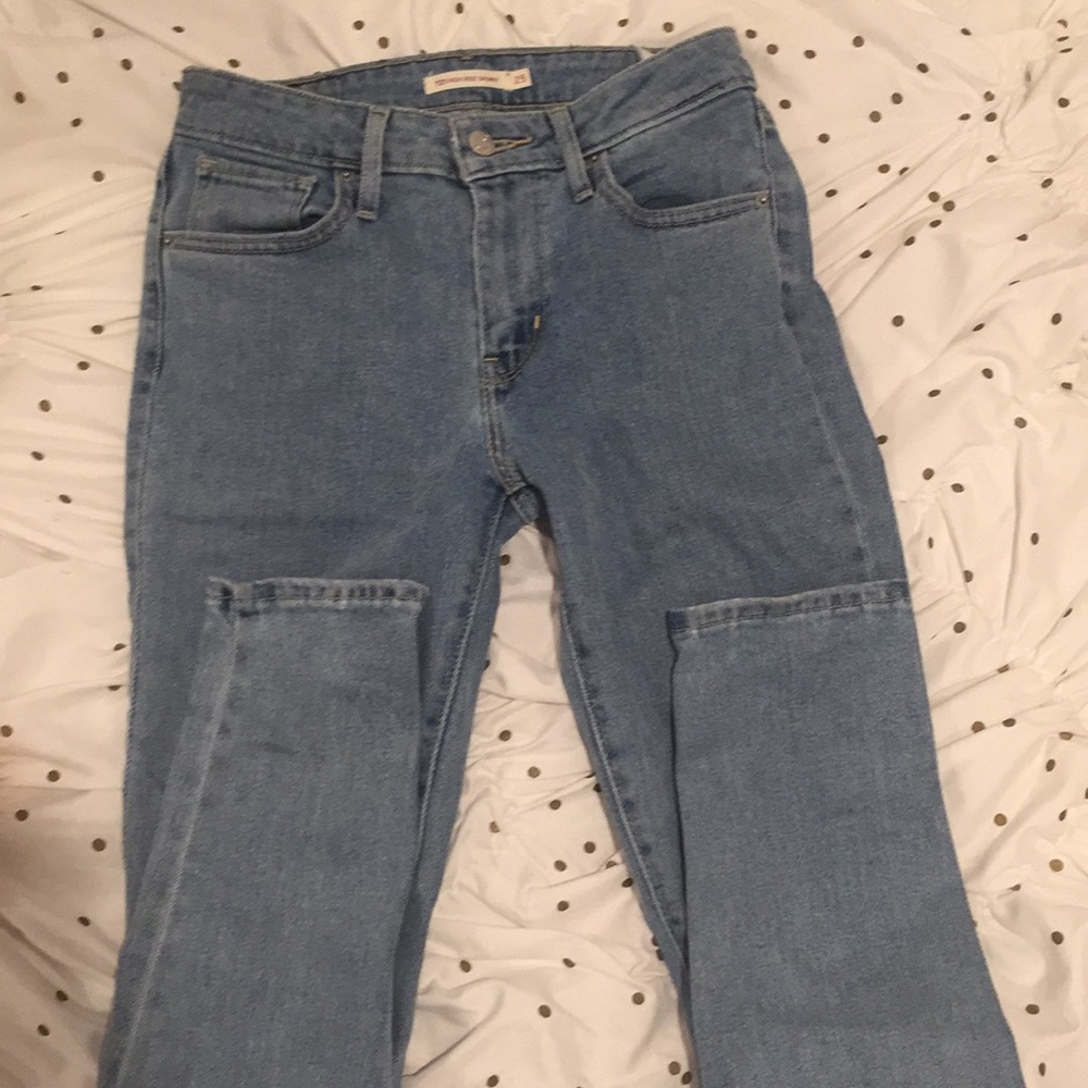 Woman’s Levi’s jeans